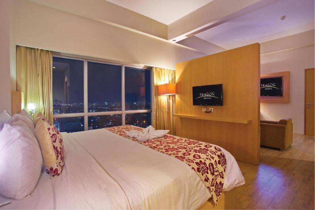 ฮอไรซัน อัลติมา เซมารัง Hotel เซอมารัง ภายนอก รูปภาพ